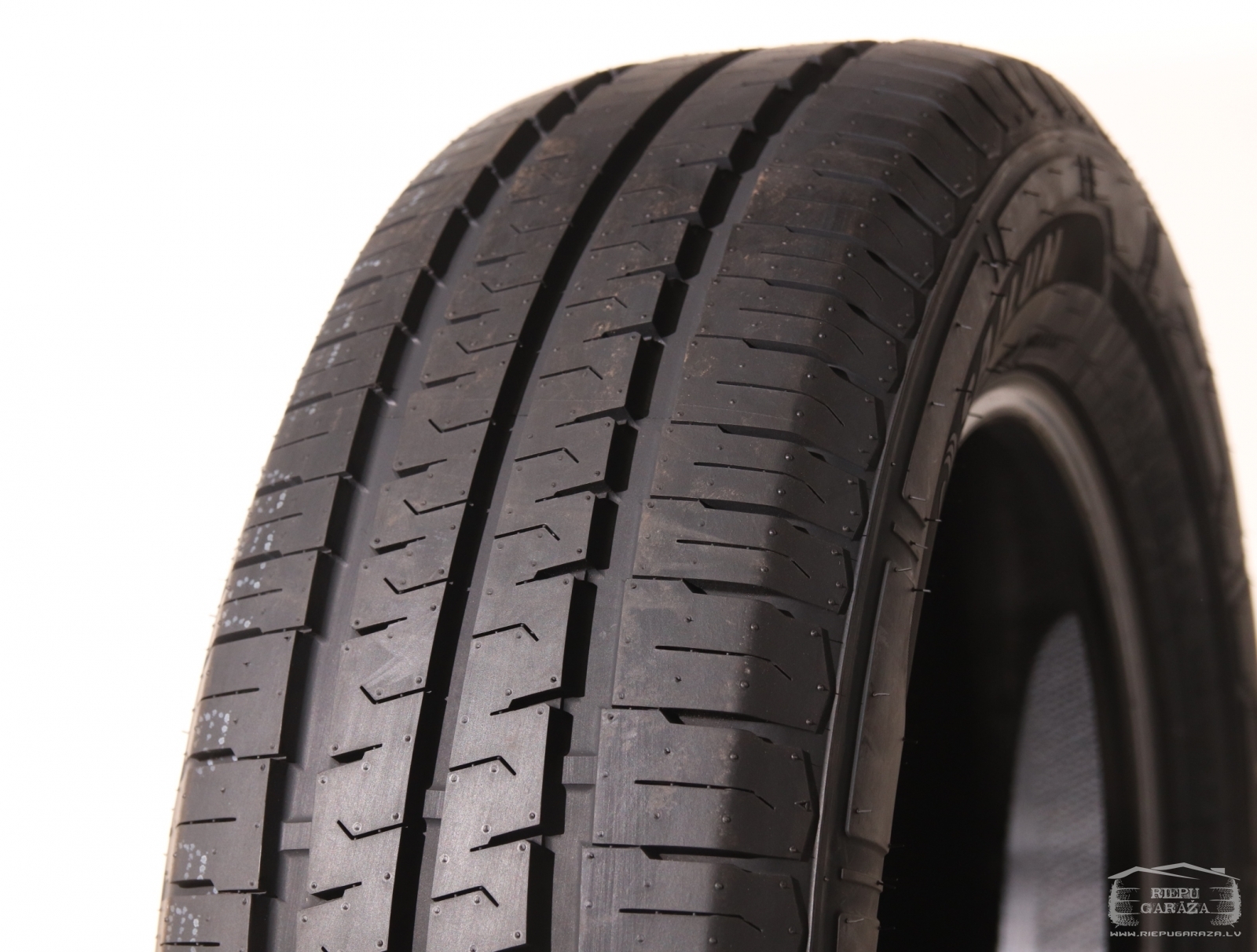 Summer tyres 215 60 R16 Sailun COMMERCIO PRO Riepu Garāža