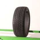 Bridgestone Blizzak LM-32