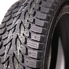 Kumho WI32 studded