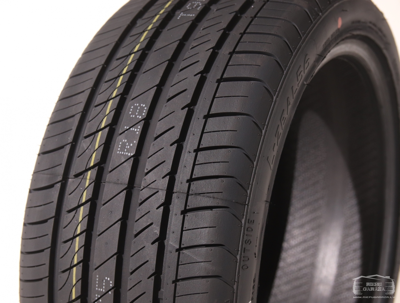 Summer tyres 265/40 R18 Roadmarch L-ZEAL56 | Riepu Garāža