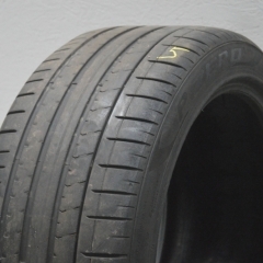 Pirelli P Zero PZ4