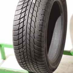 Bridgestone Blizzak LM001