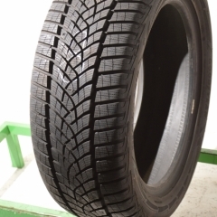 Goodyear UltraGrip Performance G1