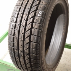 Bridgestone Blizzak LM-35