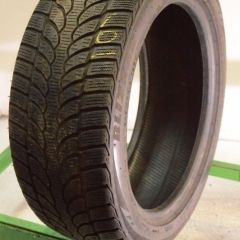 Bridgestone Blizzak LM-32