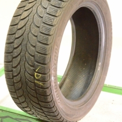 Bridgestone Blizzak LM-32