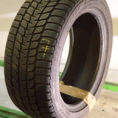 Bridgestone Blizzak LM25V