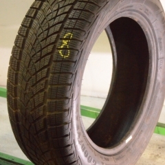 Goodyear UltraGrip Performance G1