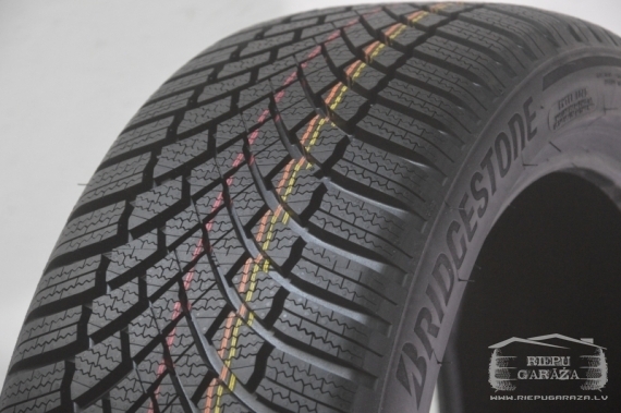 Bridgestone Blizzak LM005