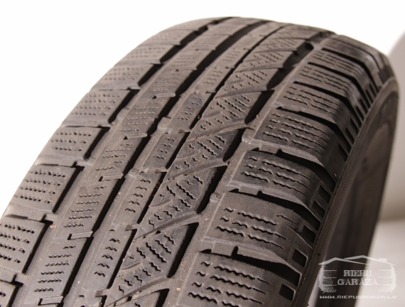 Bridgestone Blizzak LM-30