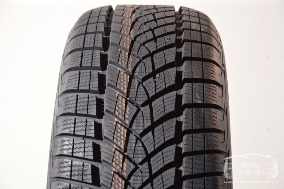 Goodyear UG ICE SUV G1 SCT FP