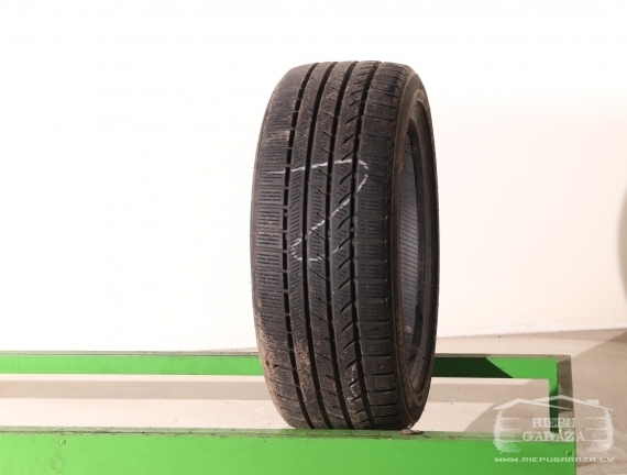 Bridgestone Blizzak LM-35