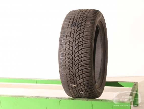 Bridgestone Blizzak LM-32S