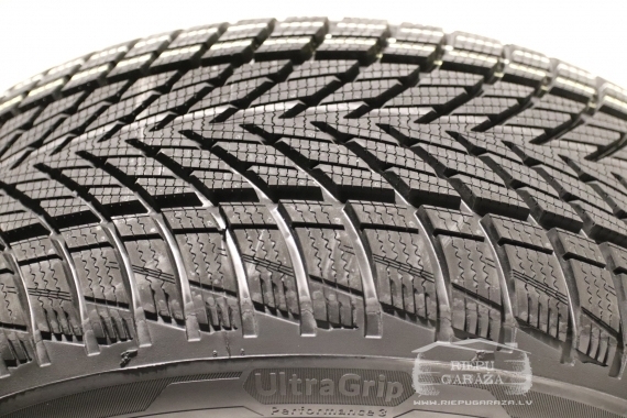 Goodyear ULTRA GRIP PERFORMANCE 3 (DOT2023)