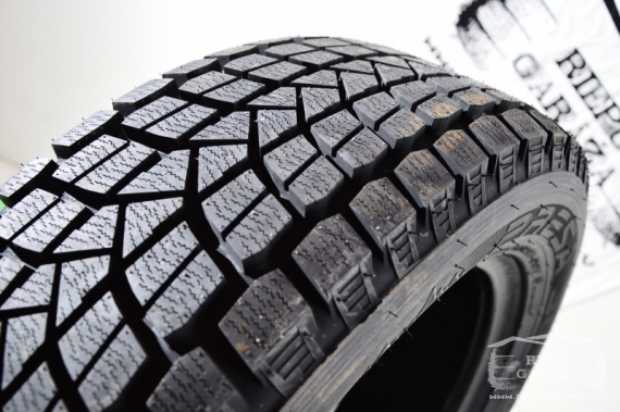 Maxxis Presa Suv Ice SS 01