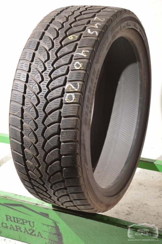 Bridgestone Blizzak LM-32