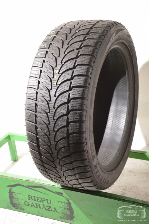 Bridgestone Blizzak LM-80 EVO