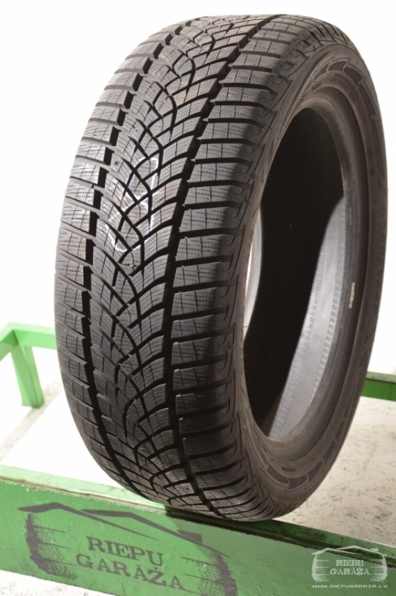 Goodyear UltraGrip Performance G1