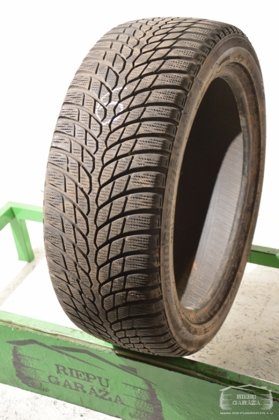 Bridgestone Blizzak LM-32S