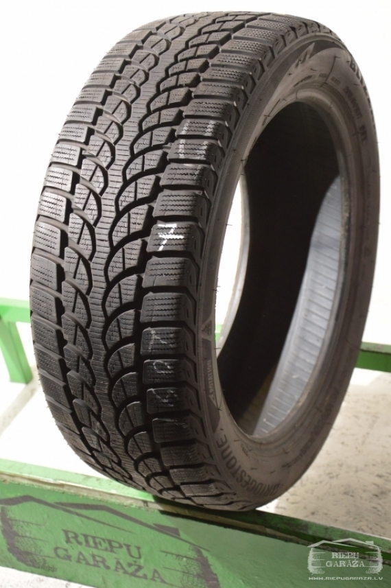 Bridgestone Blizzak LM-32