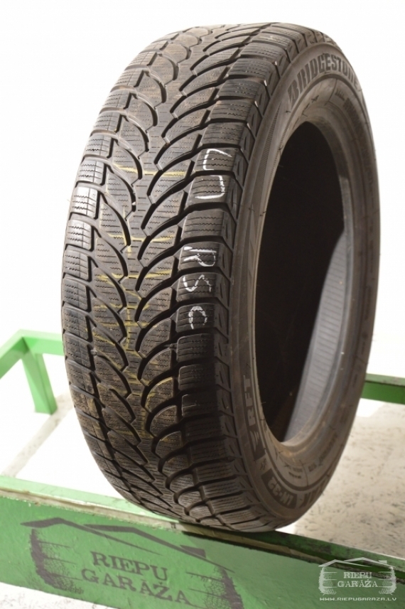 Bridgestone Blizzak LM-32