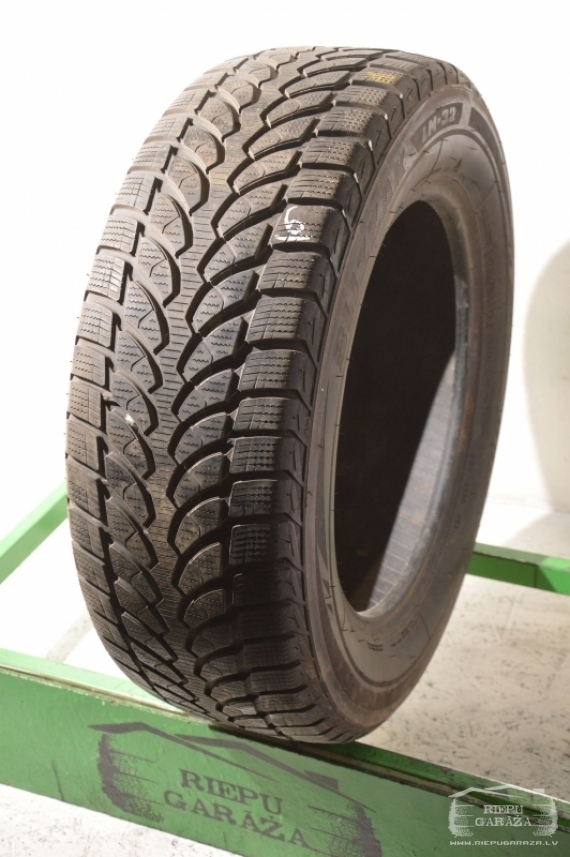 Bridgestone Blizzak LM-32