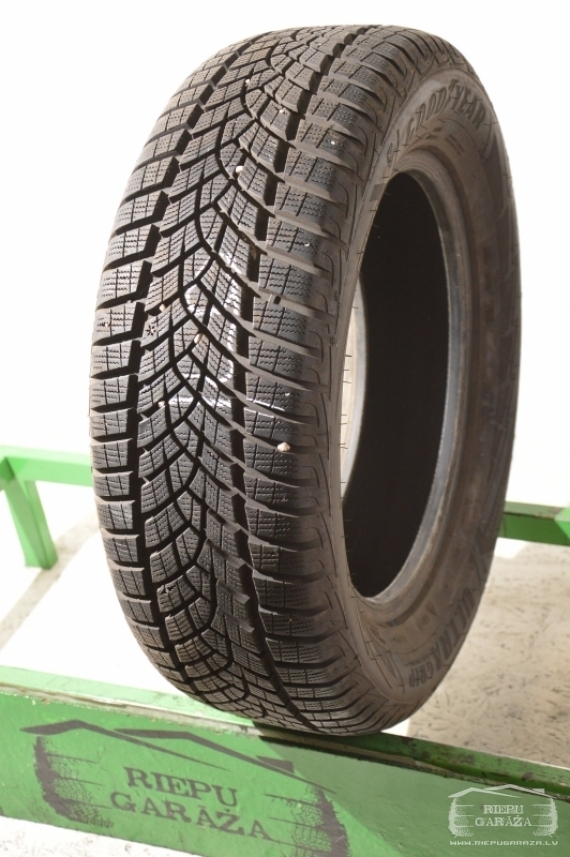 Goodyear UltraGrip Performance G1