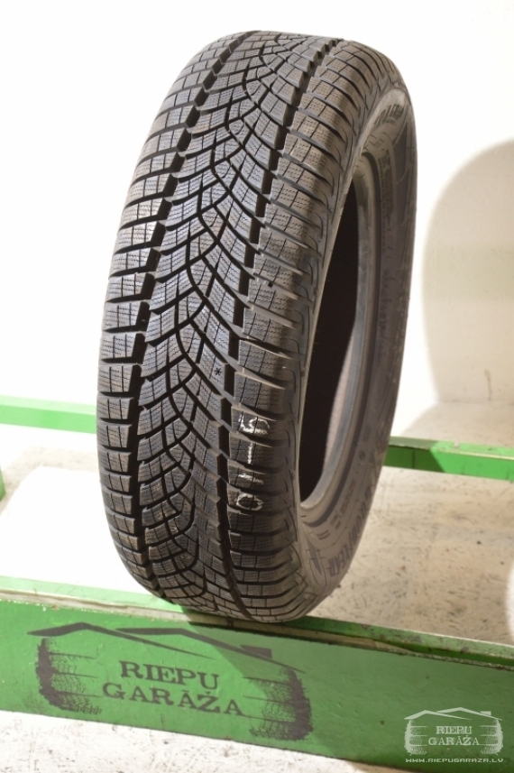 Goodyear UltraGrip Performance G1