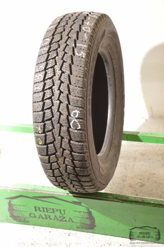 Kumho Power Grip KC11