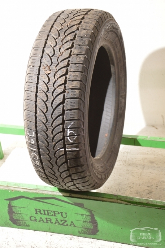 Bridgestone Blizzak LM-32