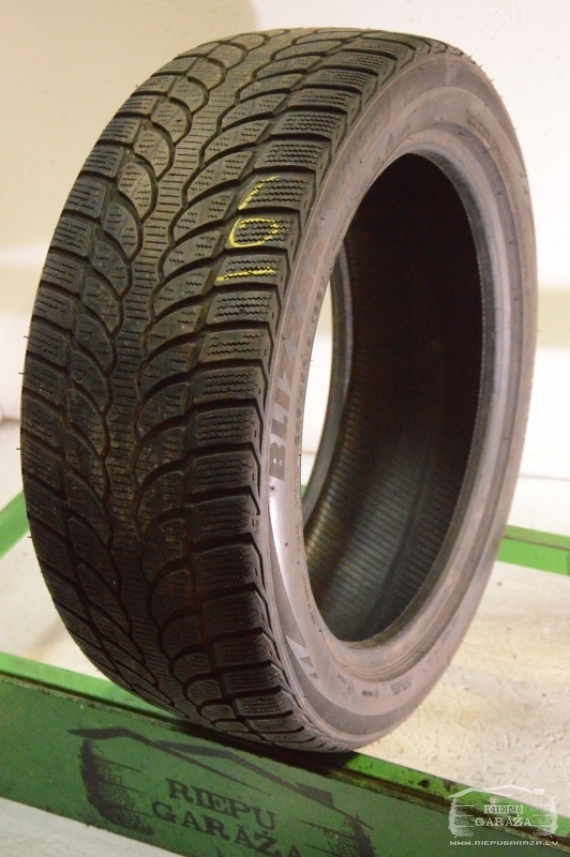 Bridgestone Blizzak LM-32