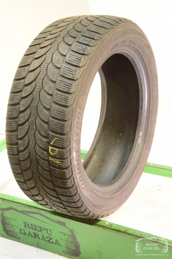 Bridgestone Blizzak LM-32