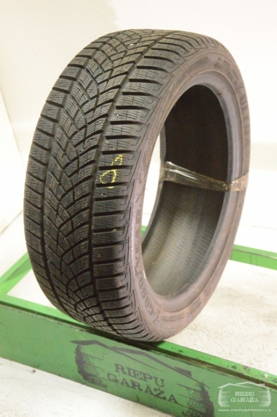 Goodyear UltraGrip Performance G1