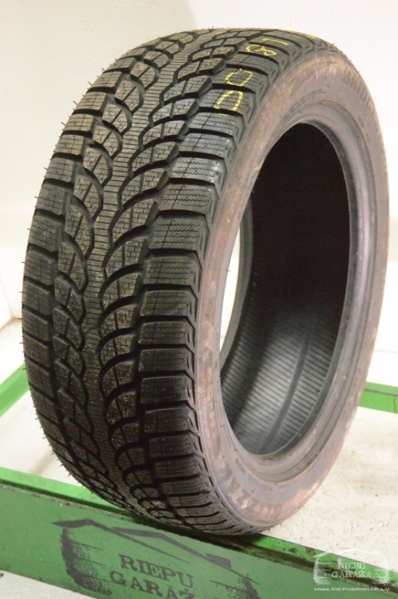 Bridgestone Blizzak LM-32