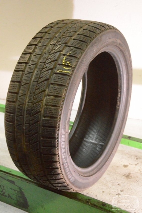 Bridgestone Blizzak LM-30