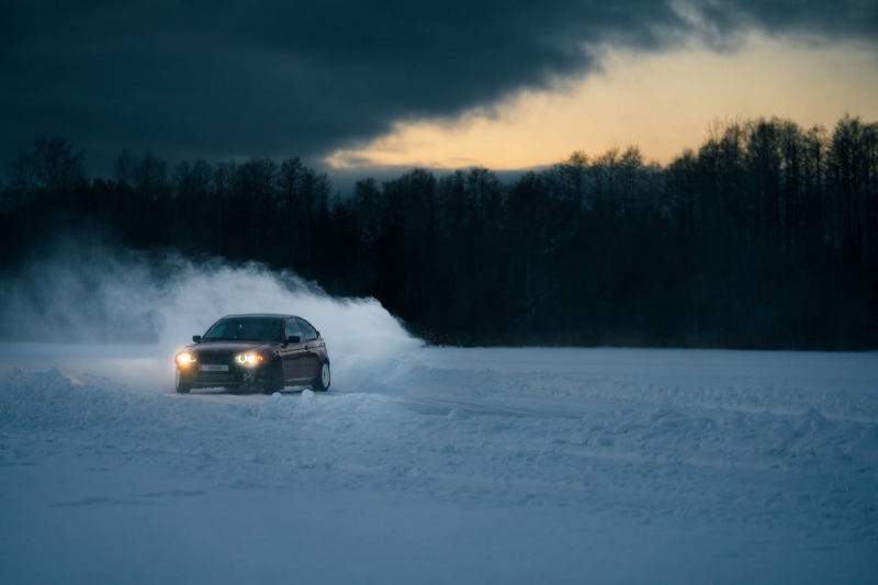 Ziemas trases Latvijā: kur legāli izpriecāties auto faniem?